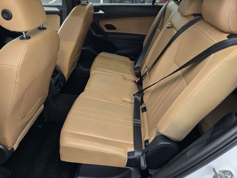 Used 2024 Volkswagen Tiguan SE image 18