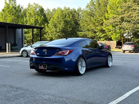 Used 2015 Hyundai Genesis 3.8 image 4