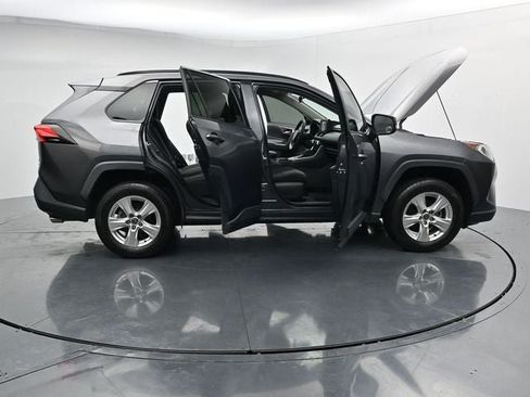 Used 2021 Toyota RAV4 XLE AWD/4WD image 38