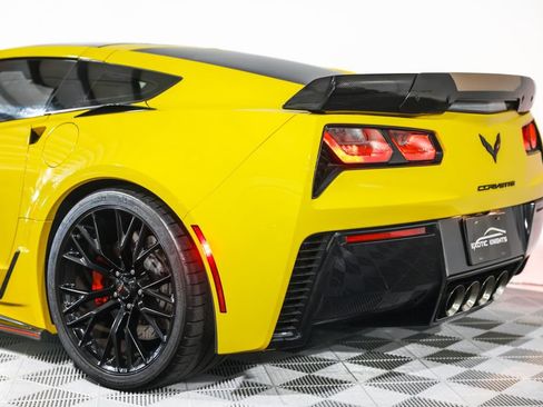 Used 2016 Chevrolet Corvette Z06 w/ 3LZ Preferred Equipment Group RWD image 28