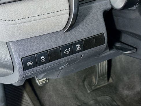 Used 2021 Toyota Camry SE FWD image 10