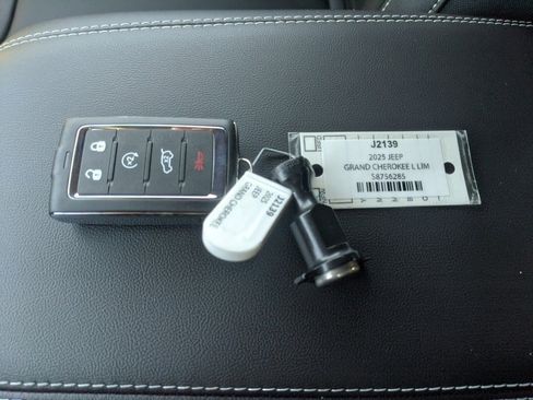 New 2025 Jeep Grand Cherokee L Limited w/ Black Appearance Package image 35