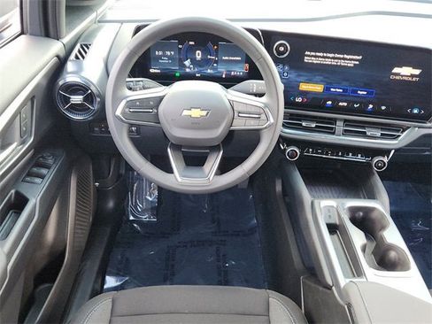 New 2026 Chevrolet Equinox EV LT image 7