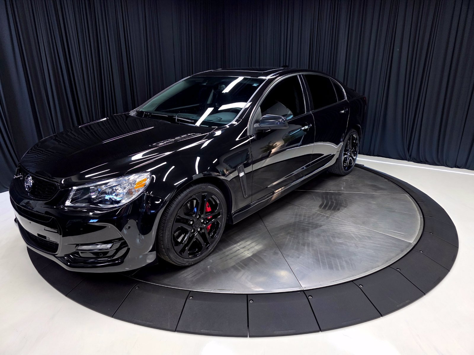 Used 2016 Chevrolet SS RWD image 9