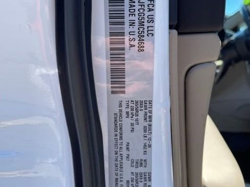 Used 2021 Jeep Grand Cherokee Overland AWD/4WD image 40