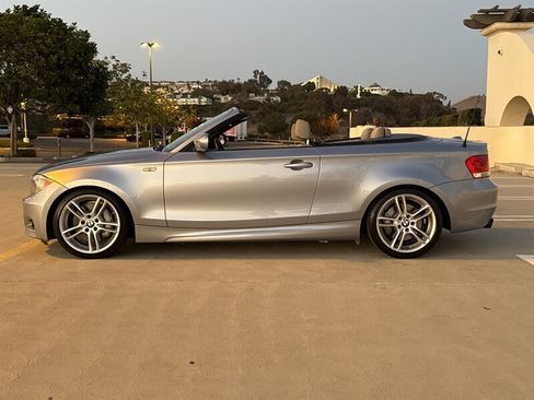 Used 2012 BMW 135i Convertible image 2
