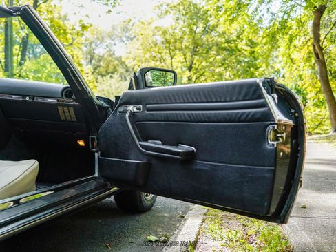 Used 1986 Mercedes-Benz 560 SL image 32