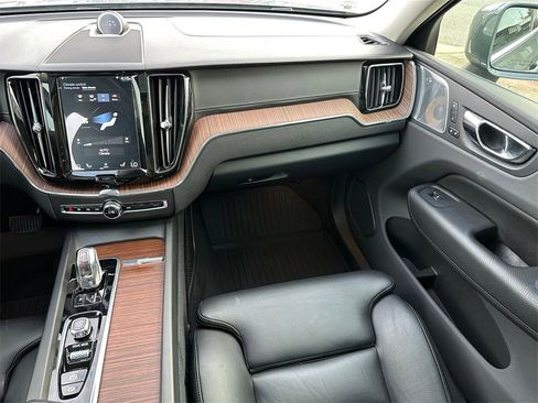 Used 2019 Volvo XC60 T8 Inscription w/ Advanced Package image 16
