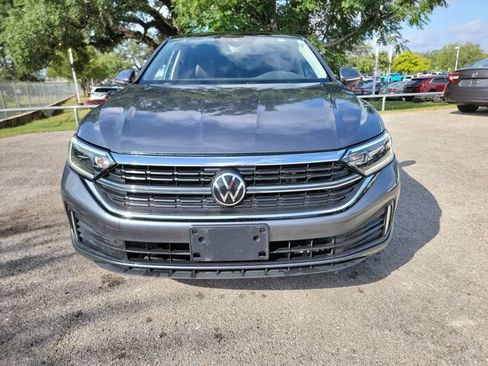 Used 2024 Volkswagen Jetta SEL FWD image 2
