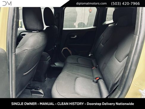 Used 2015 Jeep Renegade Latitude w/ Cold Weather Group II AWD/4WD image 23