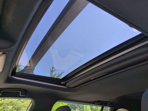 Used 2021 Toyota RAV4 SE w/ Weather & Moonroof Package AWD/4WD image 20