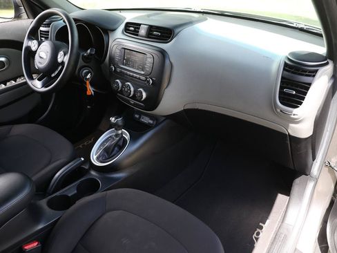 Used 2018 Kia Soul FWD image 18