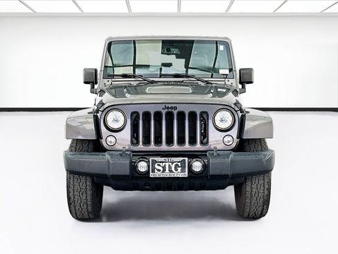 Used 2017 Jeep Wrangler Unlimited Sahara AWD/4WD image 2