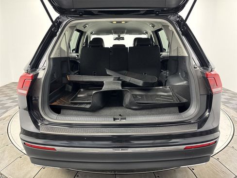 Used 2020 Volkswagen Tiguan SE image 21