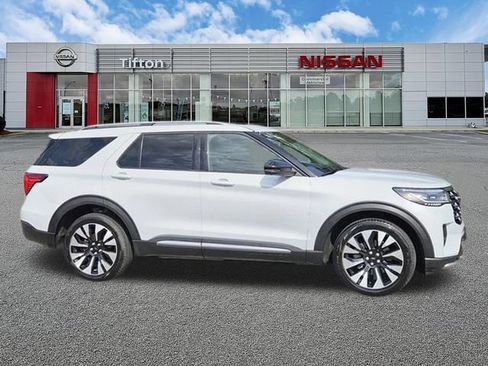 Used 2025 Ford Explorer Platinum w/ LUX Leather Package AWD/4WD image 3