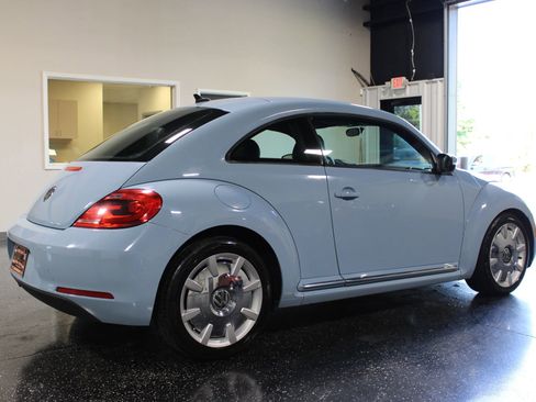 Used 2012 Volkswagen Beetle 2.5 FWD image 3