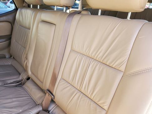 Used 2004 Toyota Sequoia SR5 image 27