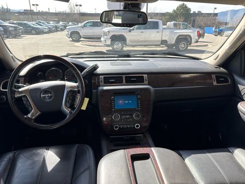 Used 2007 GMC Yukon Denali image 38