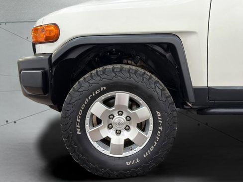 Used 2010 Toyota FJ Cruiser 4WD image 35