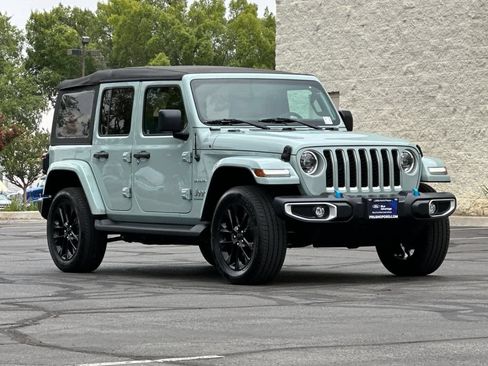 Used 2023 Jeep Wrangler Unlimited Sahara w/ Cold Weather Group AWD/4WD image 10