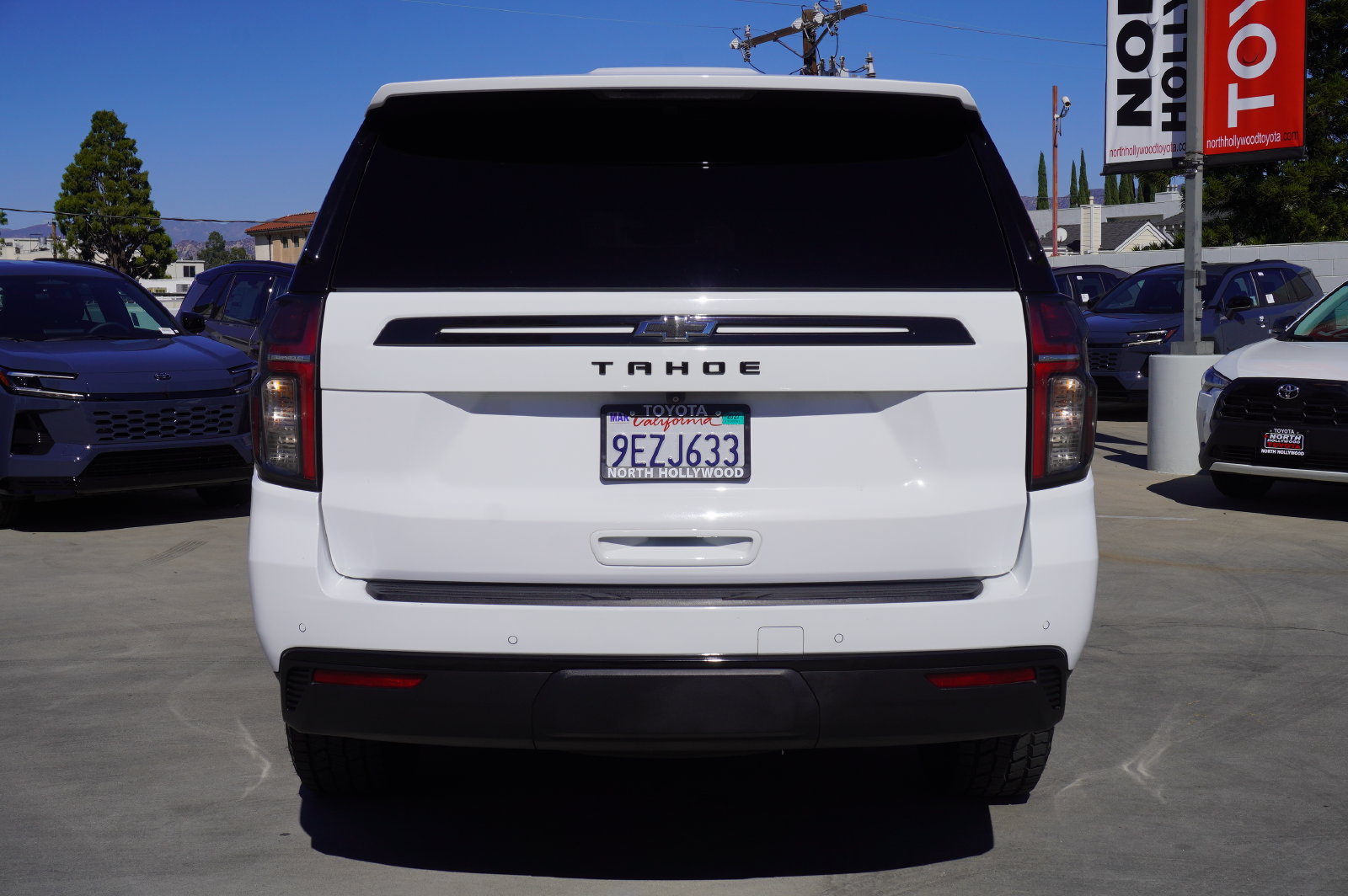 Used 2023 Chevrolet Tahoe Z71 w/ Luxury Package AWD/4WD image 6
