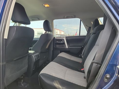 Used 2015 Toyota 4Runner SR5 AWD/4WD image 18