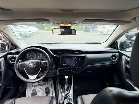 Used 2017 Toyota Corolla SE w/ SE Premium Package FWD image 30