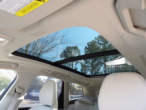 Certified 2023 Volvo XC60 B5 Ultimate w/ Climate Package AWD/4WD image 18