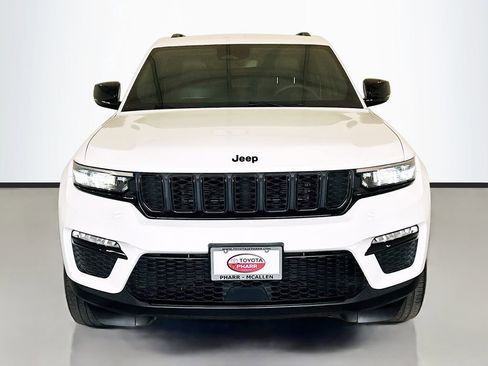 Used 2024 Jeep Grand Cherokee Limited w/ Black Appearance Package image 2