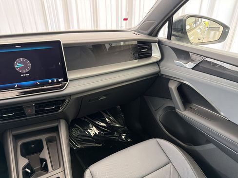 New 2026 Volkswagen Tiguan SE R-Line image 28