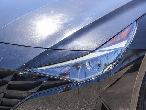 Used 2023 Hyundai Elantra Blue FWD image 4