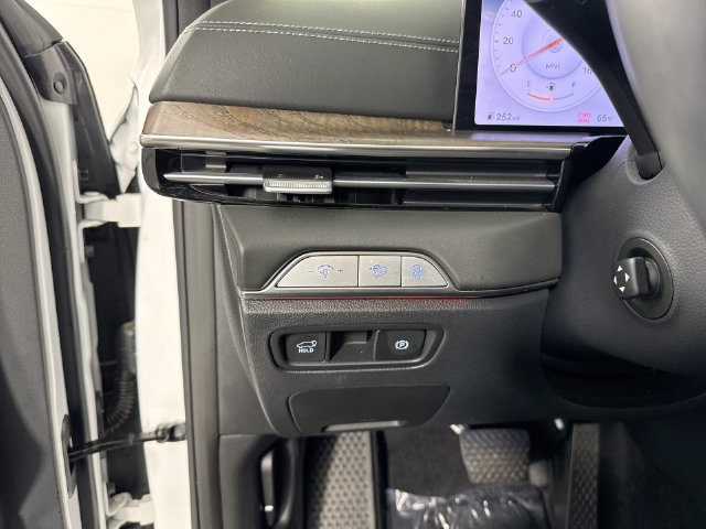 Used 2025 Genesis GV80 2.5T Prestige AWD/4WD image 14