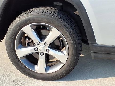 Used 2021 Jeep Grand Cherokee L Limited image 12