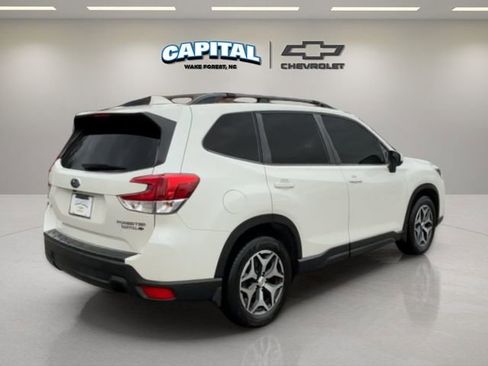 Used 2019 Subaru Forester Premium image 5