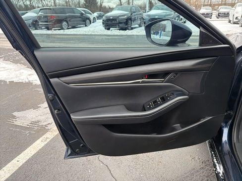 Used 2019 MAZDA MAZDA3 Base image 17