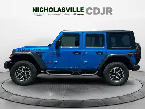 Used 2024 Jeep Wrangler Unlimited Rubicon w/ Convenience Group AWD/4WD image 2