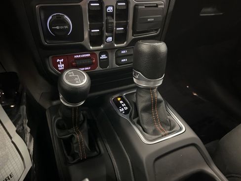 Used 2023 Jeep Gladiator Mojave image 30