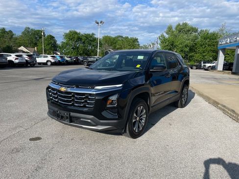 Used 2025 Chevrolet Equinox LT FWD image 4