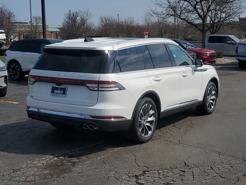 New 2026 Lincoln Aviator AWD image 4