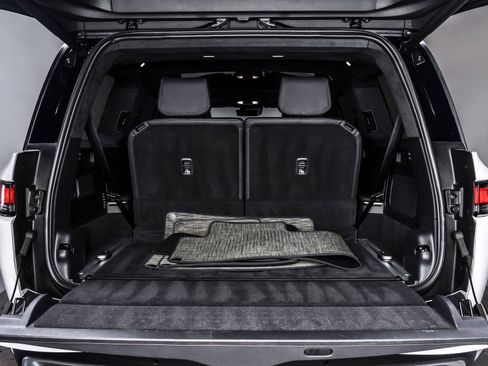 Used 2024 Rivian R1S Adventure AWD/4WD image 13