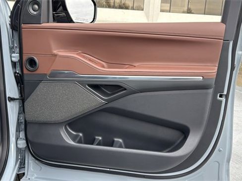 New 2025 Lincoln Navigator L Reserve image 9