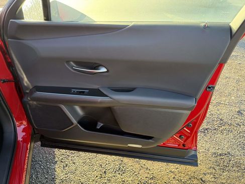 Used 2025 Lexus UX 300h AWD image 23