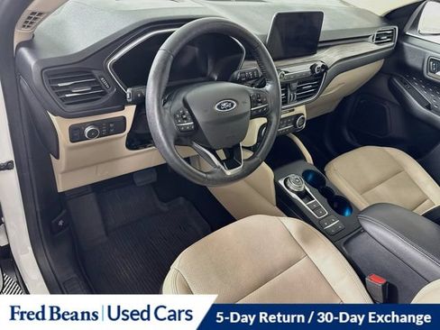 Used 2020 Ford Escape Titanium w/ Titanium Premium Package 2.0 AWD/4WD image 13