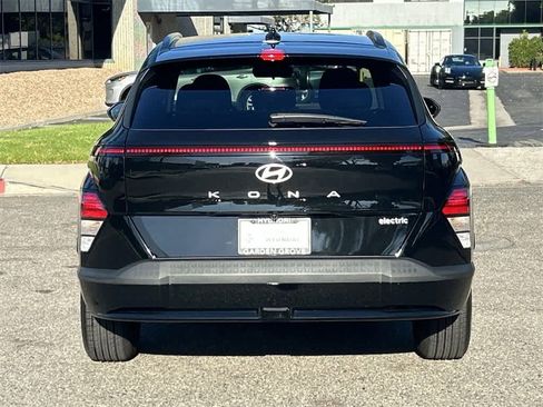 Certified 2025 Hyundai Kona SEL image 13