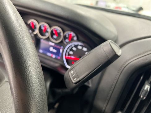 Used 2020 Chevrolet Silverado 1500 LT image 15