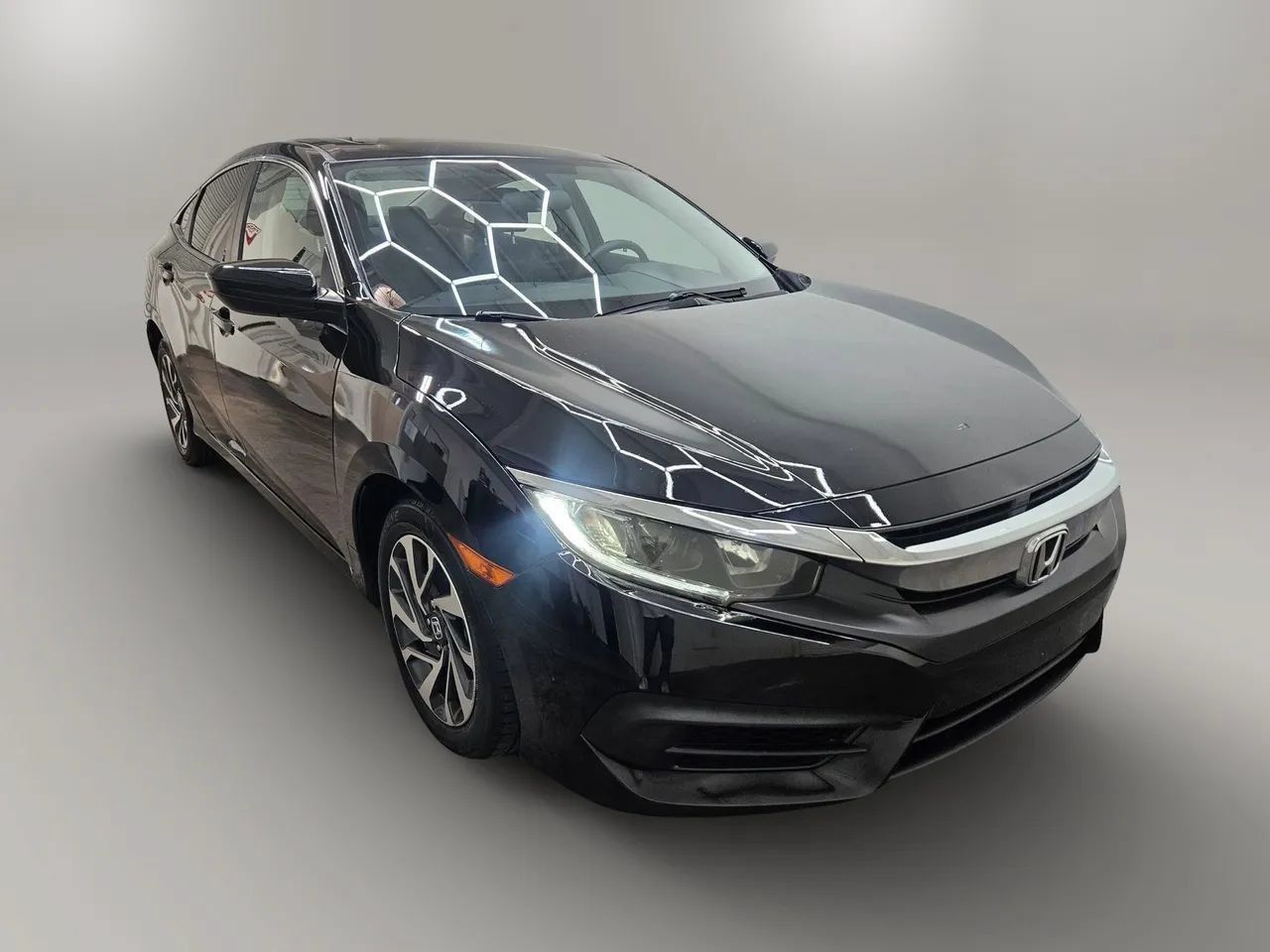 Used 2018 Honda Civic EX image 2