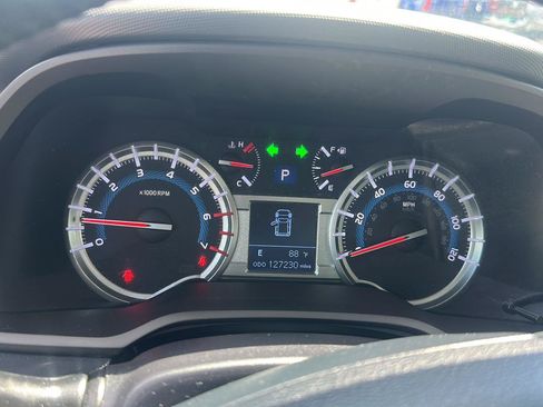 Used 2018 Toyota 4Runner SR5 Premium AWD/4WD image 12