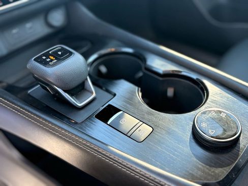 Used 2023 Nissan Rogue SL w/ SL Premium Package image 22