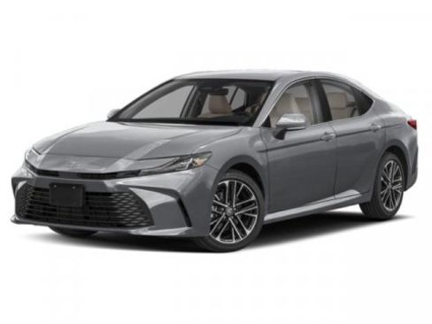 Used 2025 Toyota Camry XLE image 4