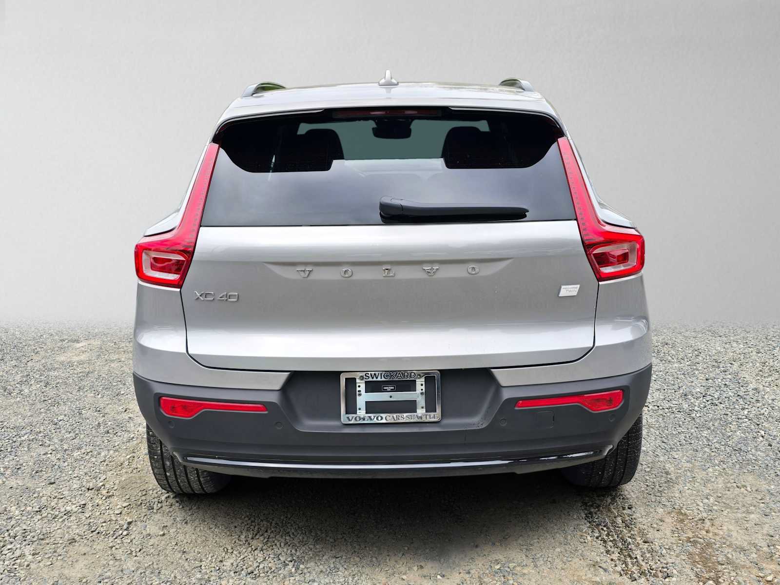 Used 2024 Volvo XC40 Recharge Plus w/ Protection Package Premier AWD/4WD image 4